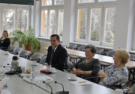 Burmistrz Wisły Tomasz Bujok na spotkaniu Zarządu